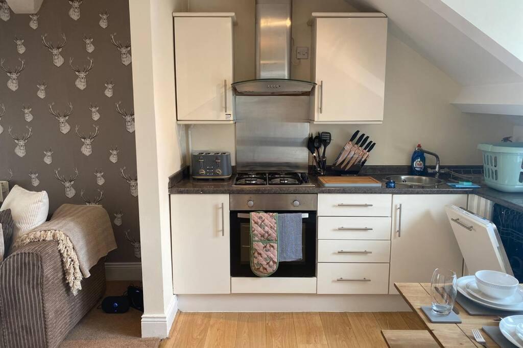 Upper 2 Bedroom Apartment In The Heart Of Jesmond ニューカッスル・アポン・タイン エクステリア 写真
