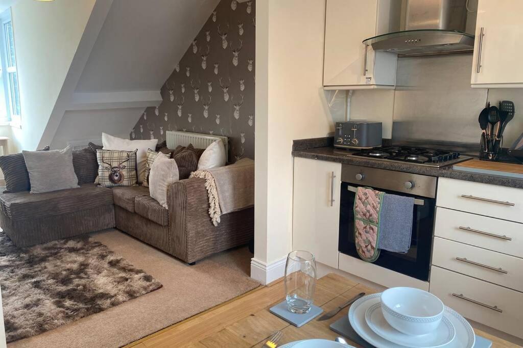 Upper 2 Bedroom Apartment In The Heart Of Jesmond ニューカッスル・アポン・タイン エクステリア 写真